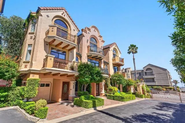206 Villa Mar Vista, Santa Cruz, California 95060