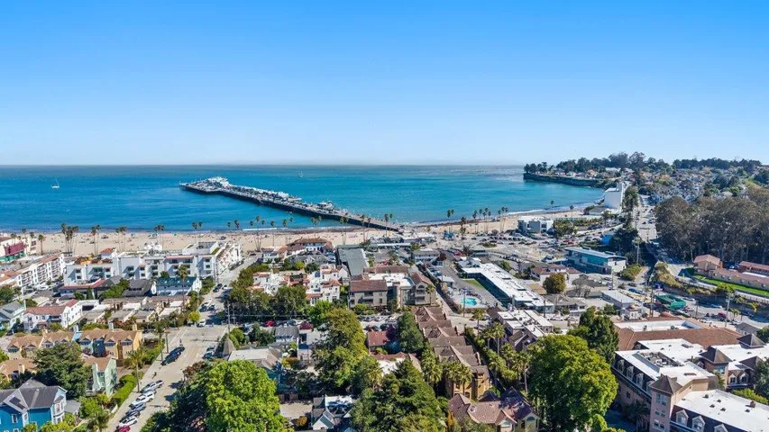 206 Villa Mar Vista, Santa Cruz, California 95060