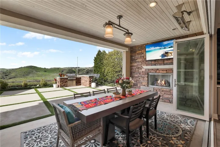 29 Ventada Street, Rancho Mission Viejo, California 92694
