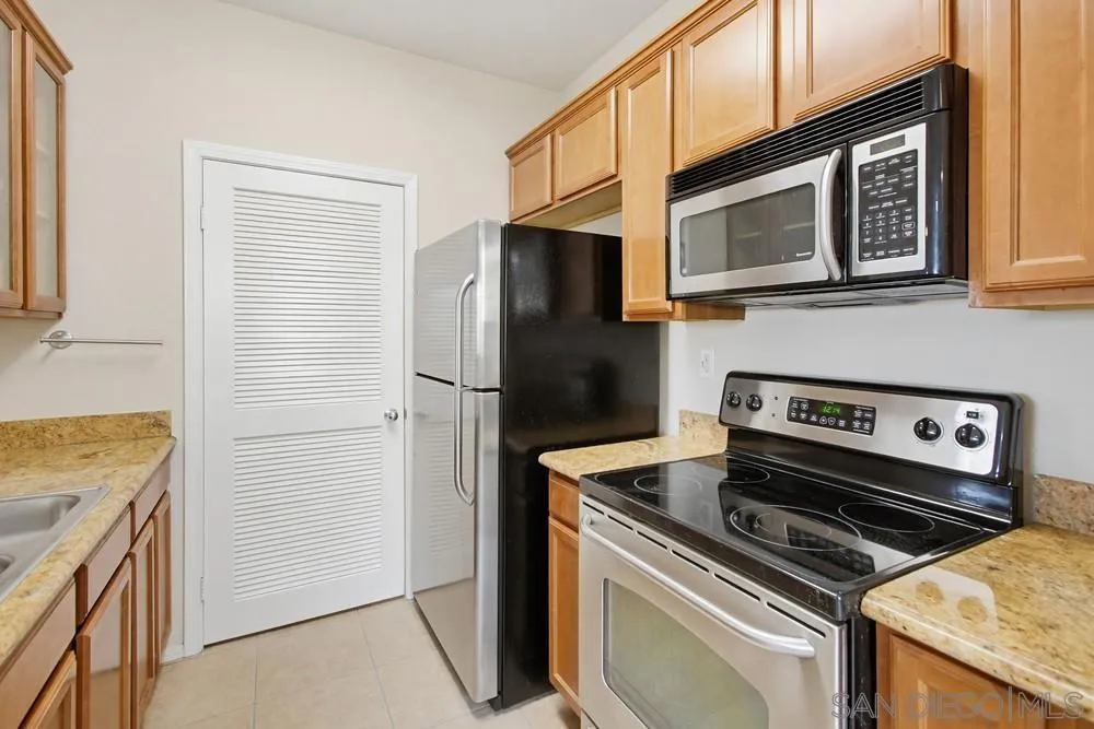 3830 Elijah Ct 435, San Diego, California 92130 home-pic-12
