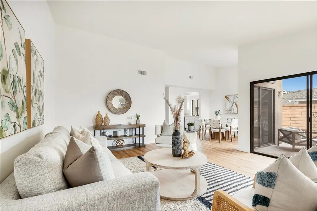 8815 Yuba Circle 1101c, Huntington Beach, California 92646 home-pic-2
