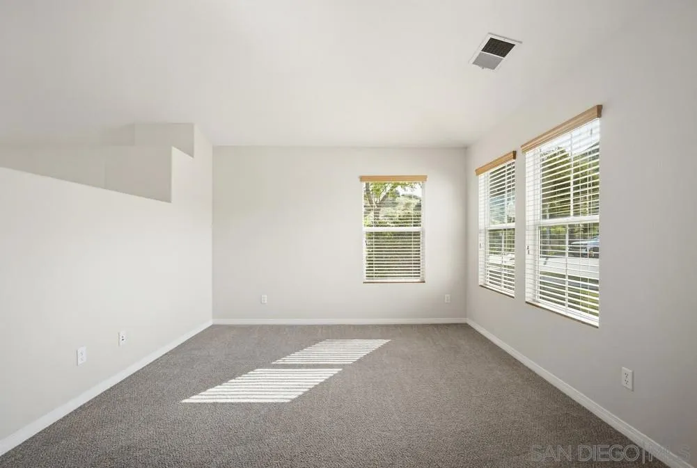 31938 Honeysuckle, Lake Elsinore, California 92532 home-pic-6