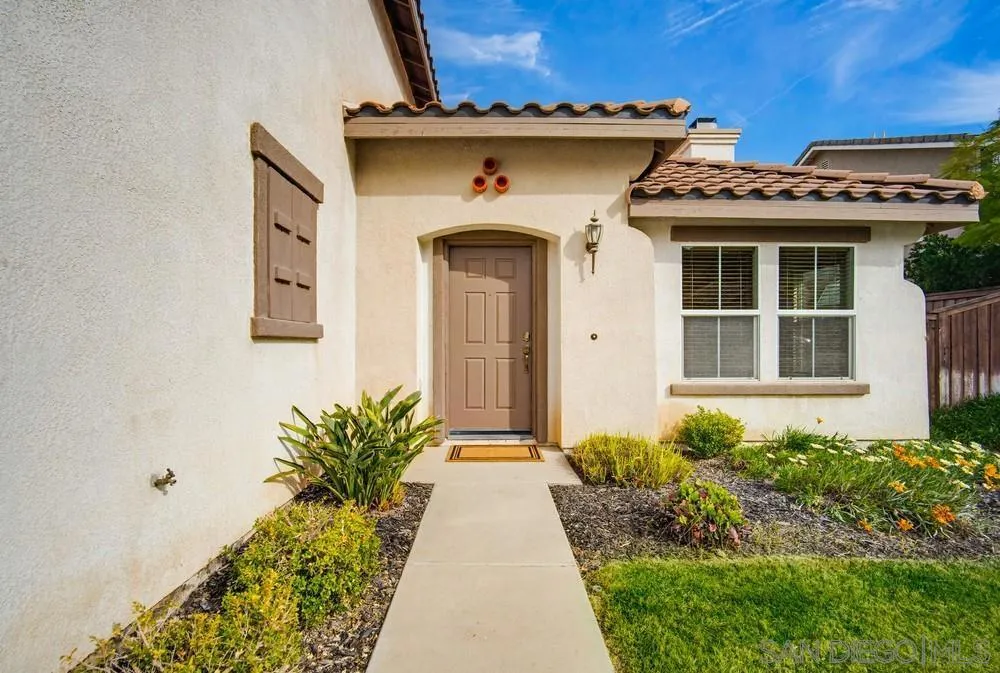 31938 Honeysuckle, Lake Elsinore, California 92532 home-pic-4