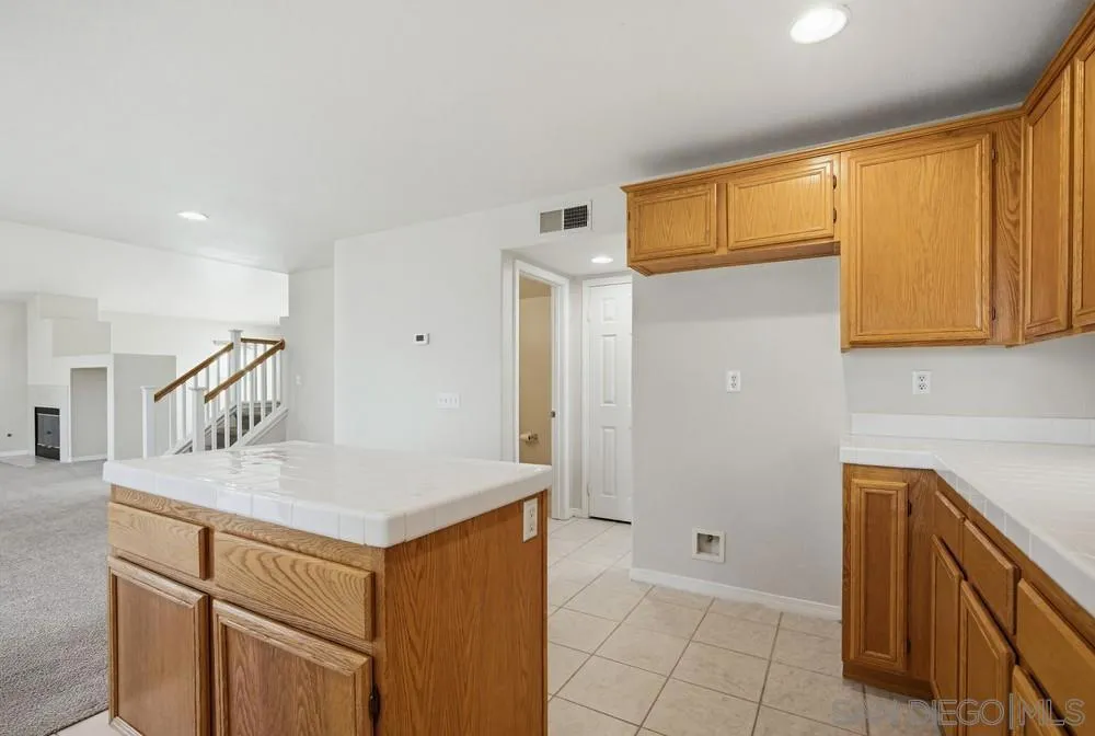 31938 Honeysuckle, Lake Elsinore, California 92532 home-pic-18