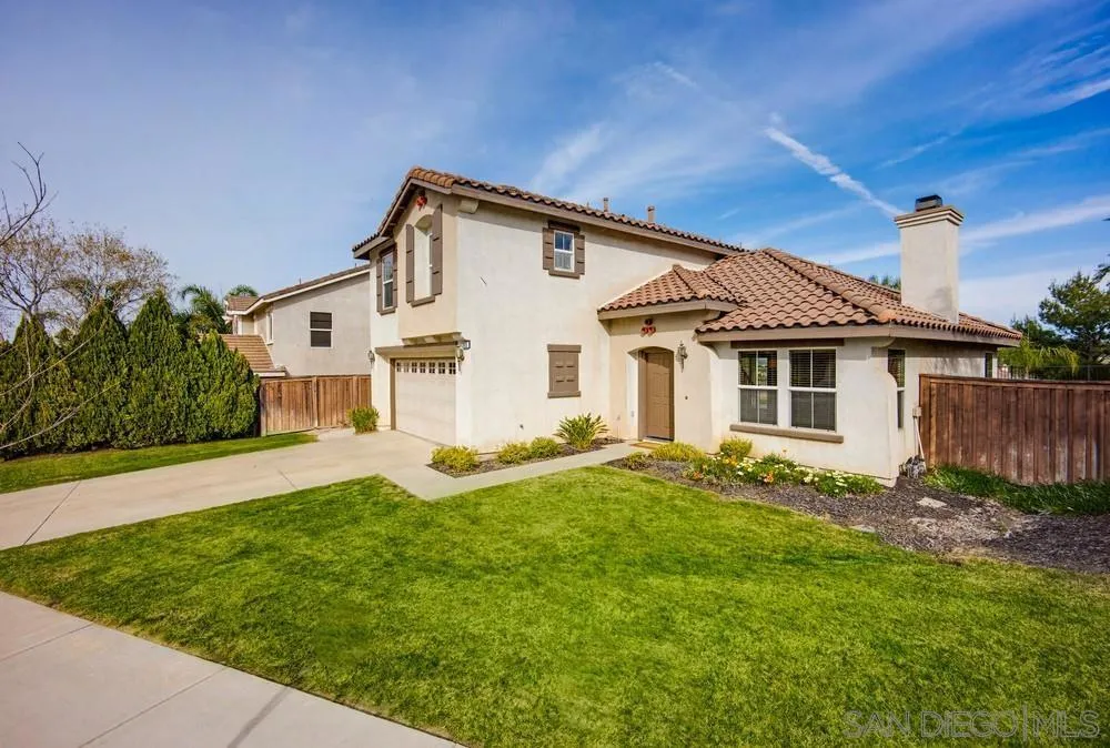 31938 Honeysuckle, Lake Elsinore, California 92532 home-pic-3