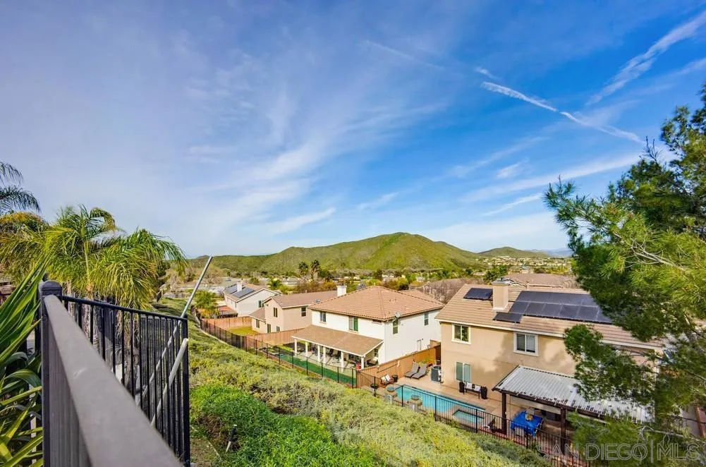 31938 Honeysuckle, Lake Elsinore, California 92532 home-pic-37