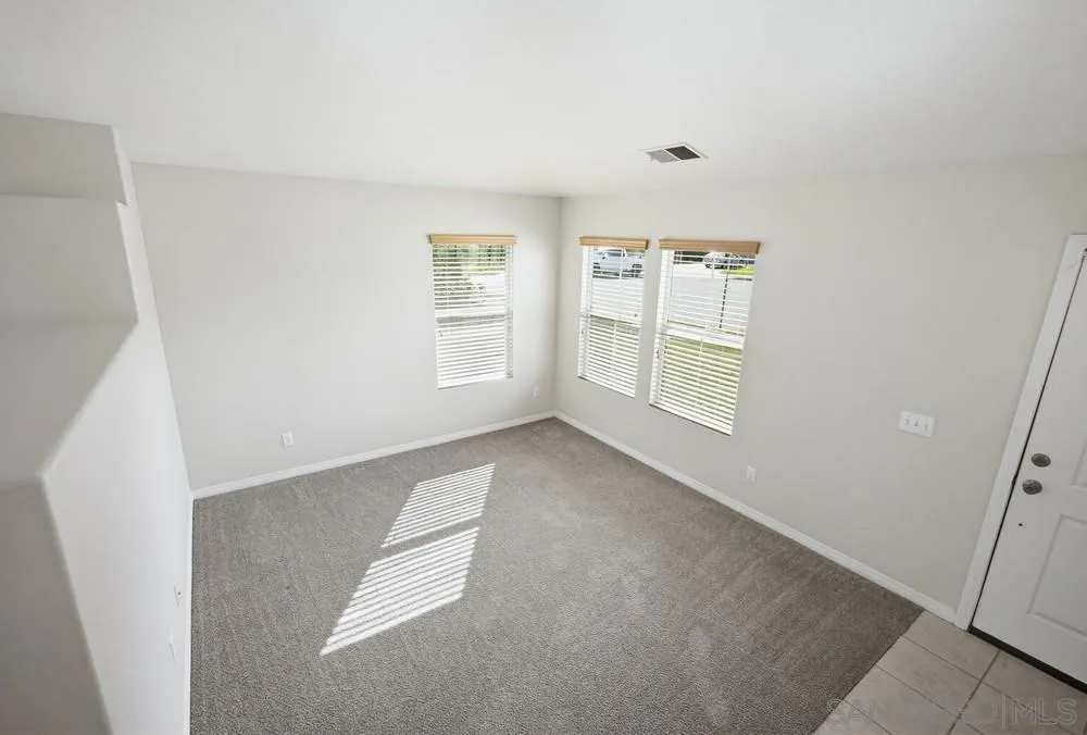 31938 Honeysuckle, Lake Elsinore, California 92532 home-pic-7
