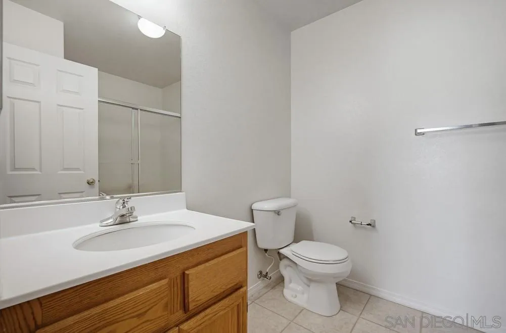 31938 Honeysuckle, Lake Elsinore, California 92532 home-pic-24