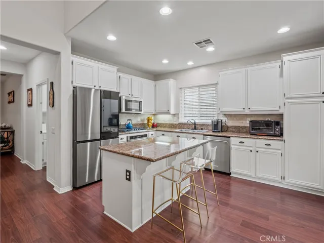 28532 Agajanian, Saugus, California 91390