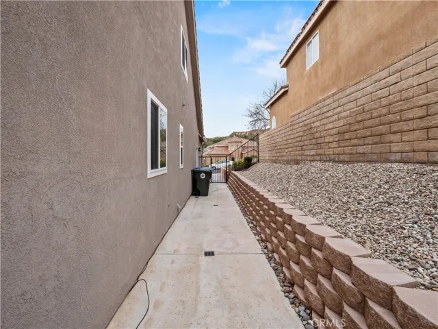 28532 Agajanian, Saugus, California 91390