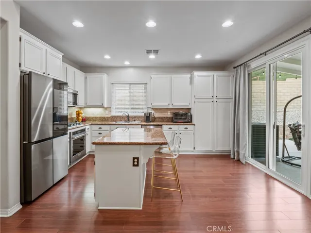 28532 Agajanian, Saugus, California 91390