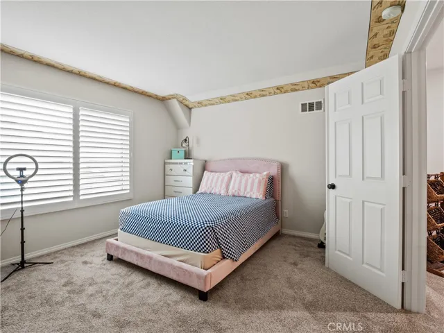 28532 Agajanian, Saugus, California 91390
