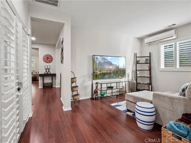 28532 Agajanian, Saugus, California 91390