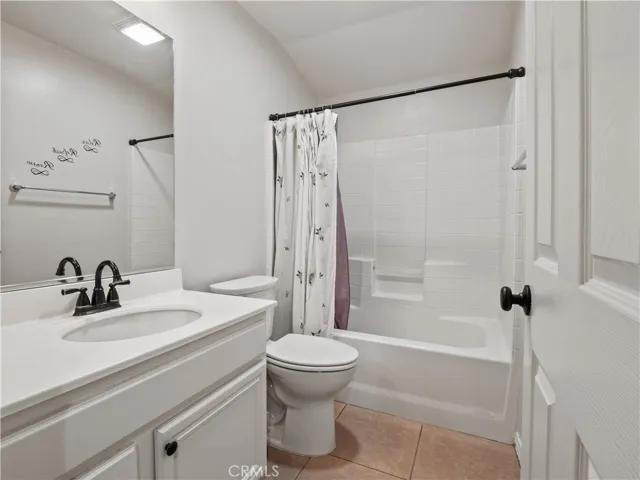 28532 Agajanian, Saugus, California 91390