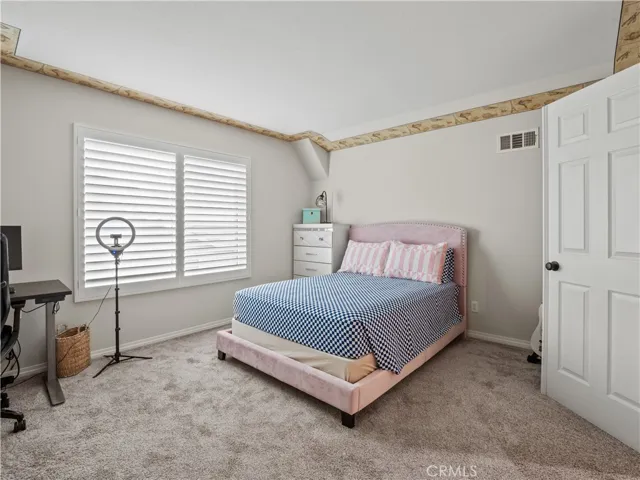 28532 Agajanian, Saugus, California 91390