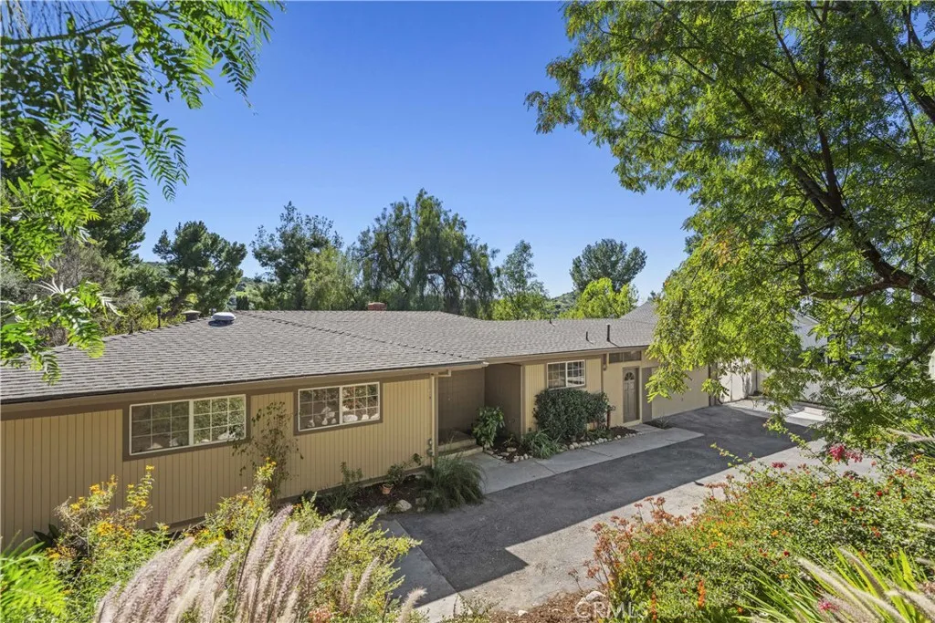 10320 Valley Glow, Sunland, California 91040 home-pic-4