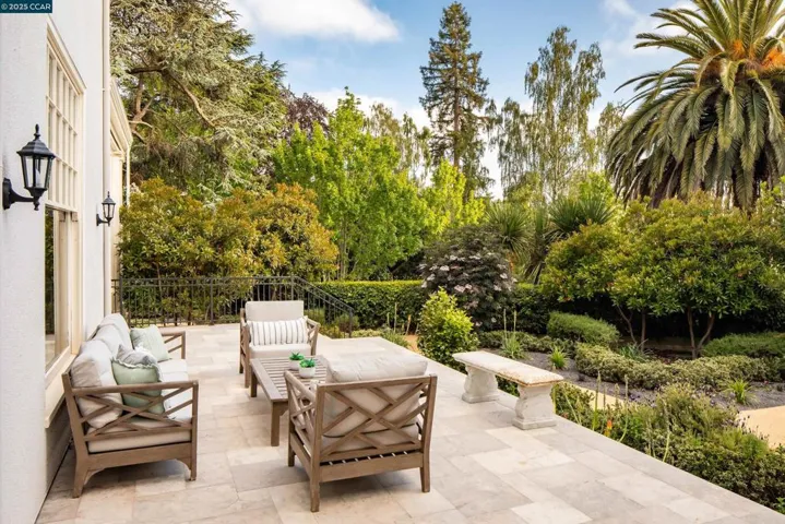 25 25 Crocker Ave, Piedmont, California 94611