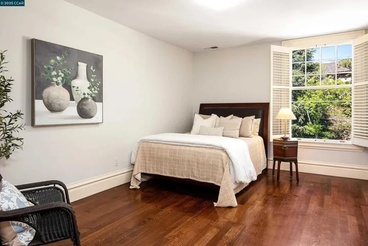 25 25 Crocker Ave, Piedmont, California 94611
