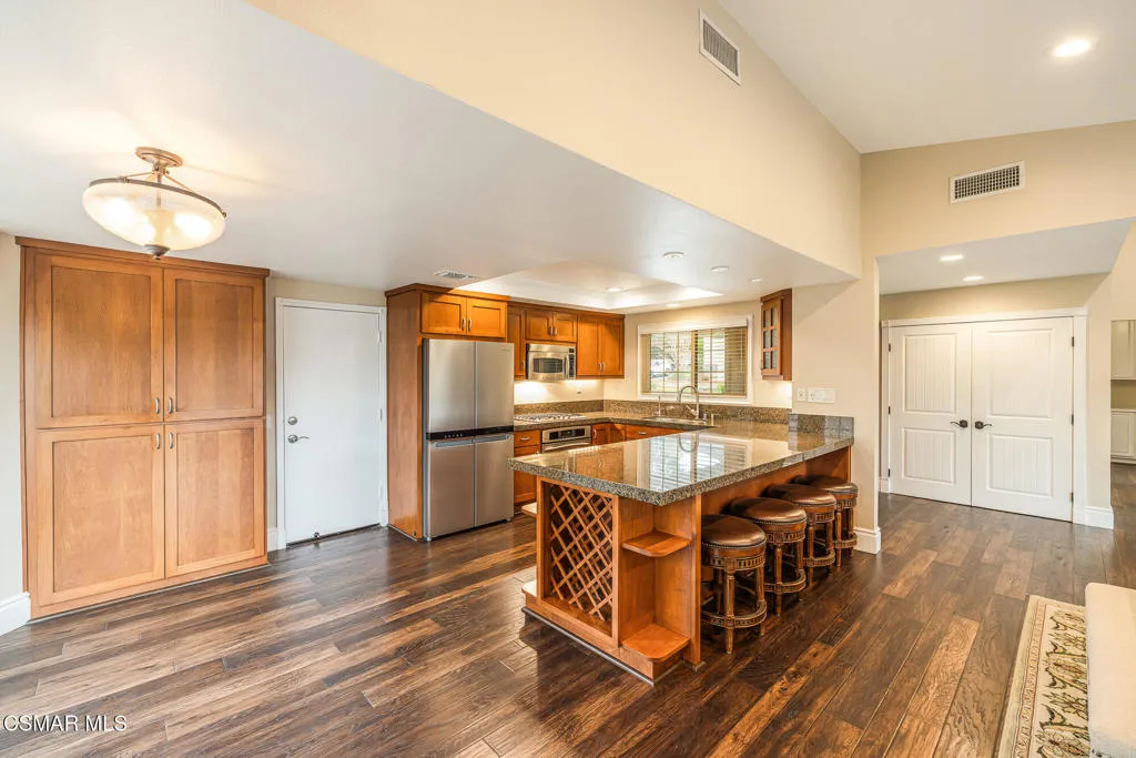 4067 Weeping Willow Drive, Moorpark, California 93021 home-pic-8