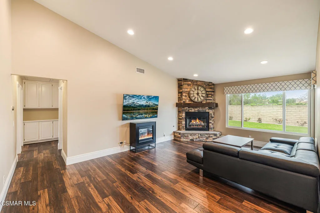 4067 Weeping Willow Drive, Moorpark, California 93021 home-pic-11