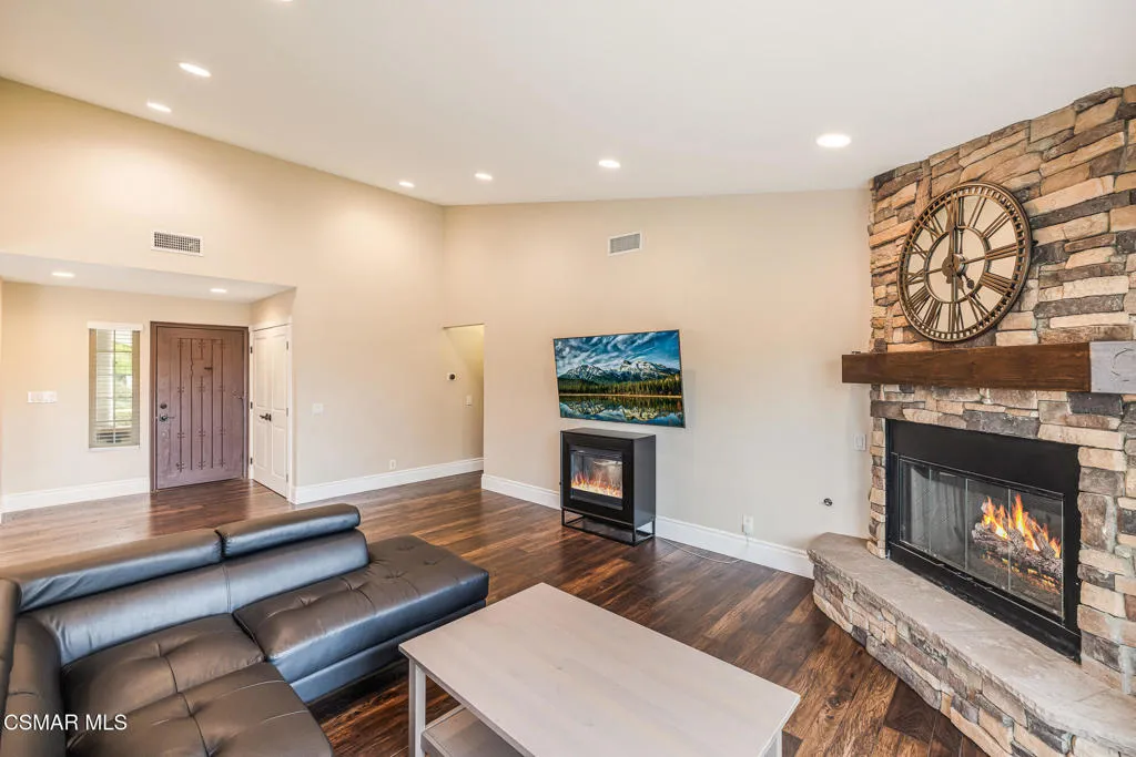 4067 Weeping Willow Drive, Moorpark, California 93021 home-pic-13