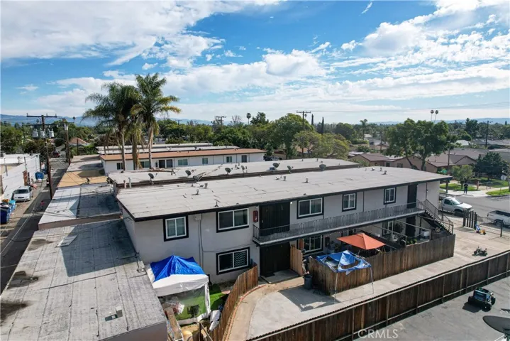 1917 W Myrtle, Santa Ana, California 92703