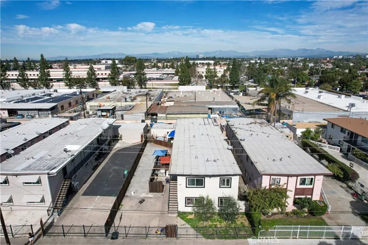 1917 W Myrtle, Santa Ana, California 92703