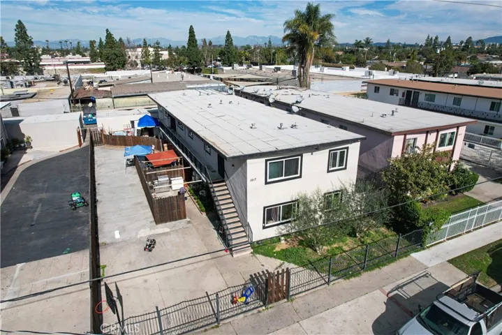 1917 W Myrtle, Santa Ana, California 92703