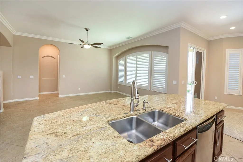 24112 Augusta, Corona, California 92883 home-pic-3