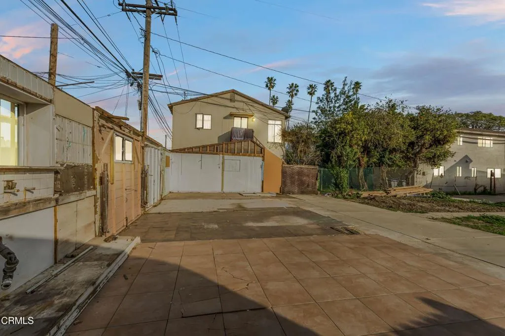 425 W 1st Street, Oxnard, California 93030 home-pic-19