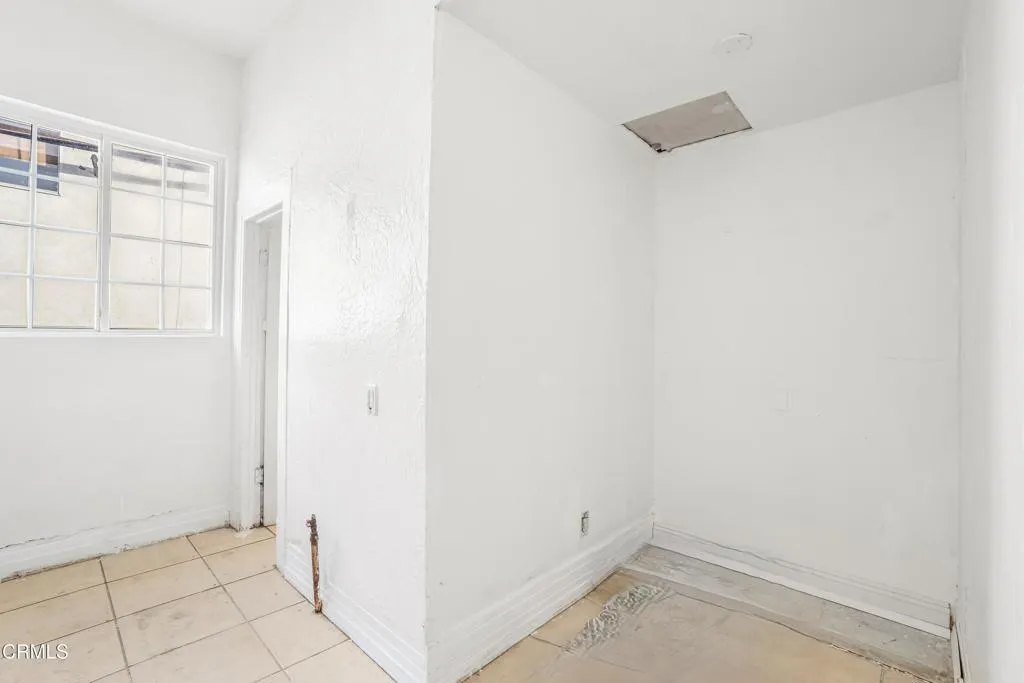 425 W 1st Street, Oxnard, California 93030 home-pic-21