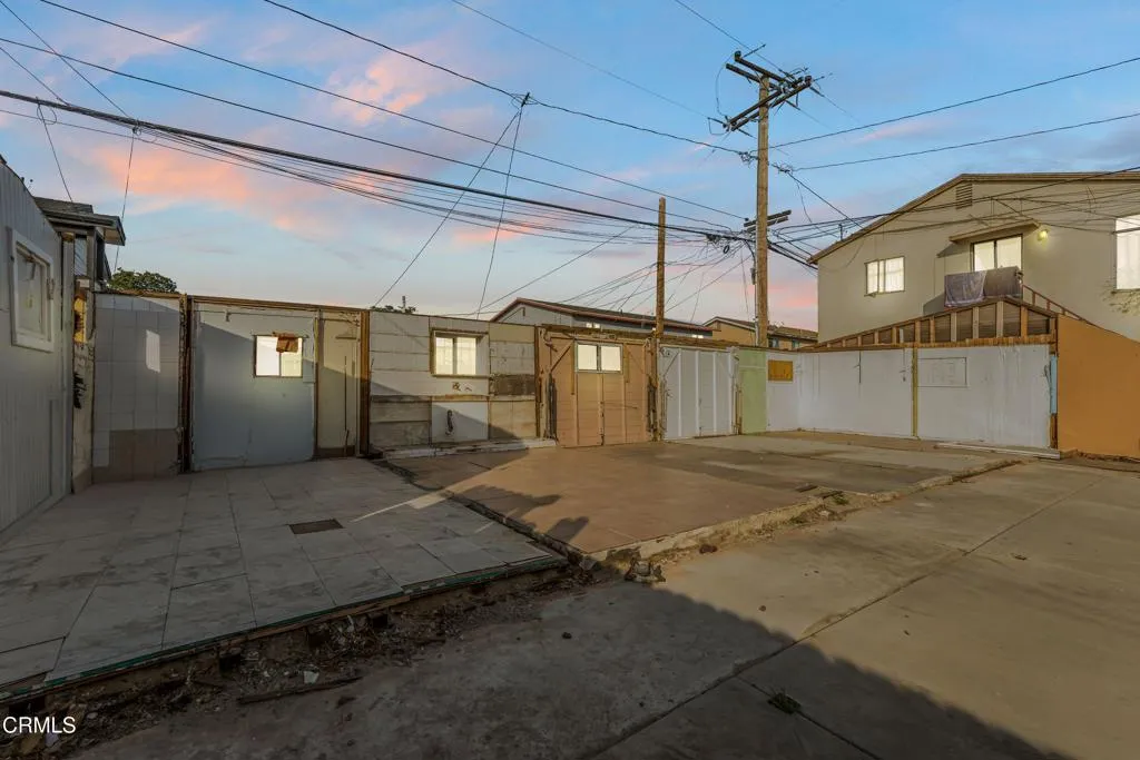 425 W 1st Street, Oxnard, California 93030 home-pic-17