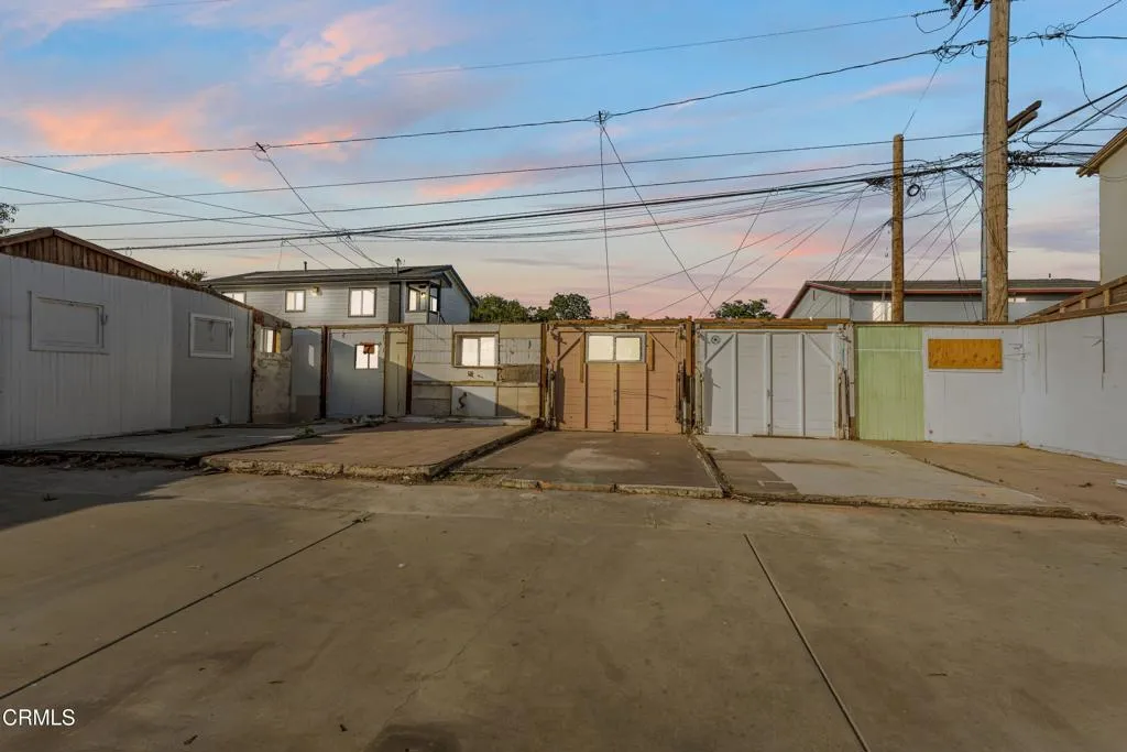 425 W 1st Street, Oxnard, California 93030 home-pic-18