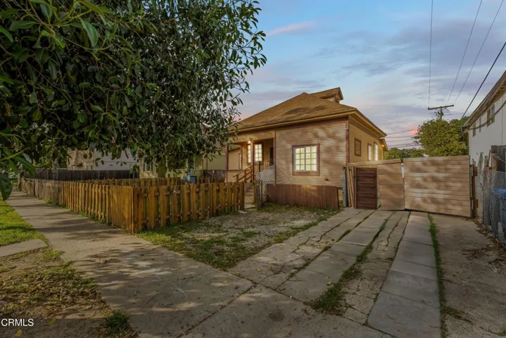 1 Remove objects in blue and twilight