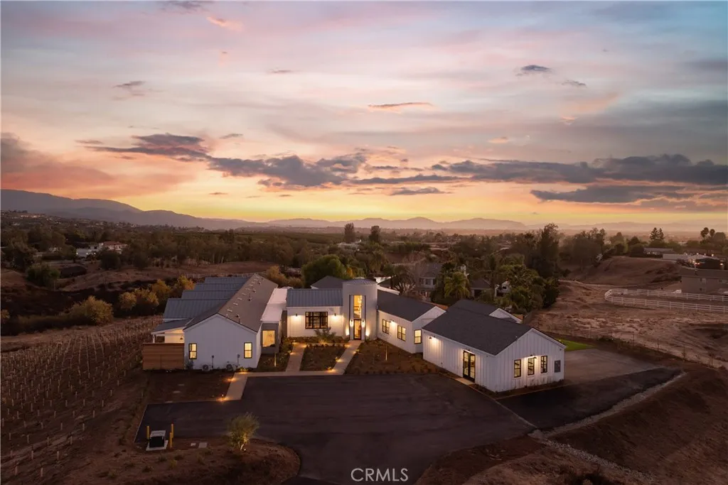 39241 Corte Venture, Temecula, California 92592 home-pic-3