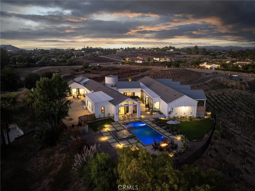 39241 Corte Venture, Temecula, California 92592 home-pic-1