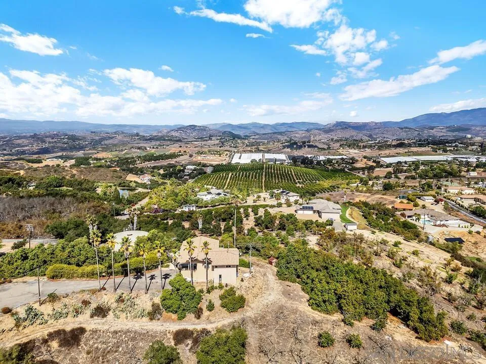 30311 Circle R Lane, Valley Center, California 92082 home-pic-39