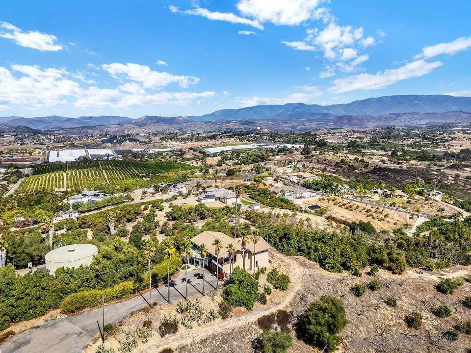30311 Circle R Lane, Valley Center, California 92082 home-pic-40
