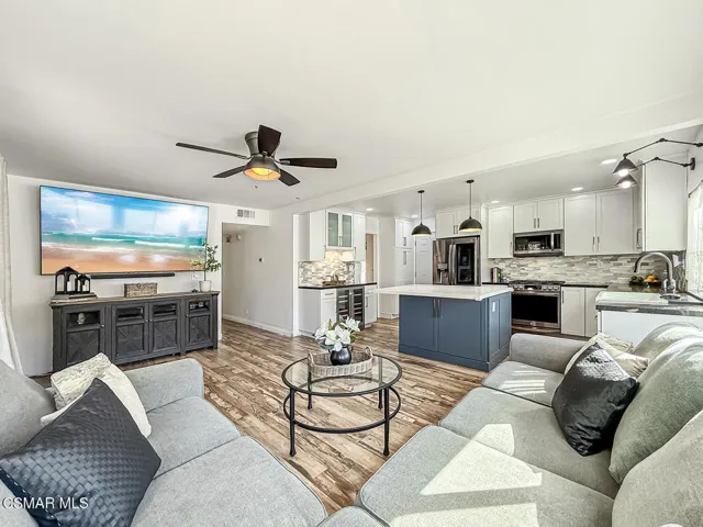 cFamily and Kitchen3