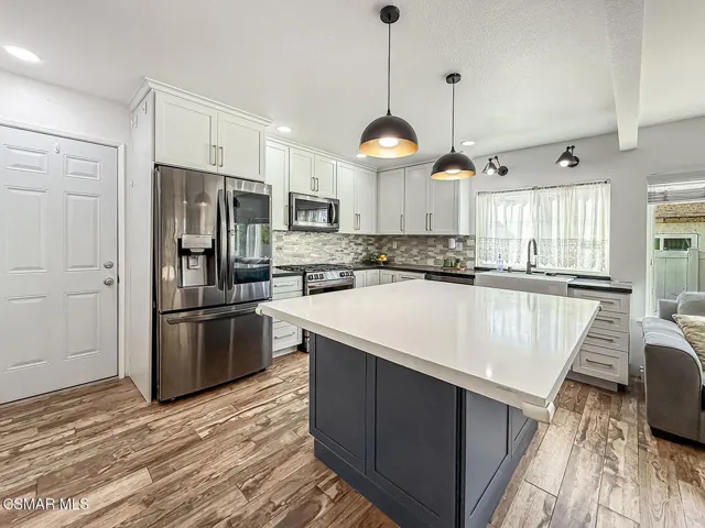 cFamily and Kitchen6