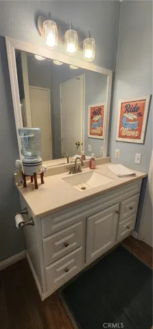 Bathroom vanity