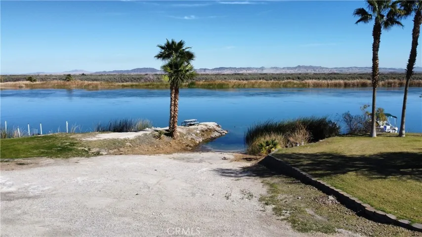 Downstream launch ramp