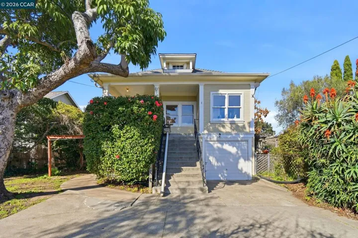 5115 5115 Lawton Ave, Oakland, California 94618