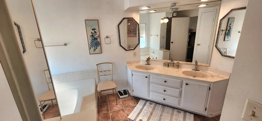 En Suite Bath
