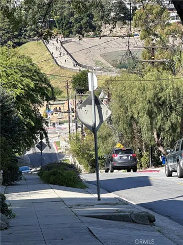 Same street view of Silverlake Reservoir and Dog Park