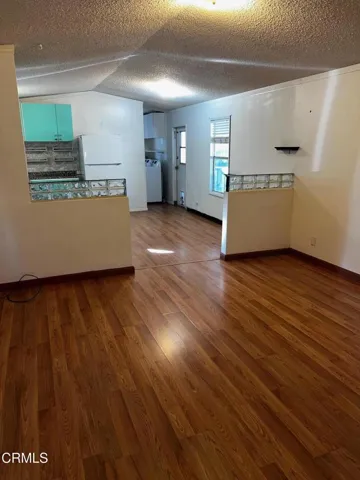 LivingRm to Kit West