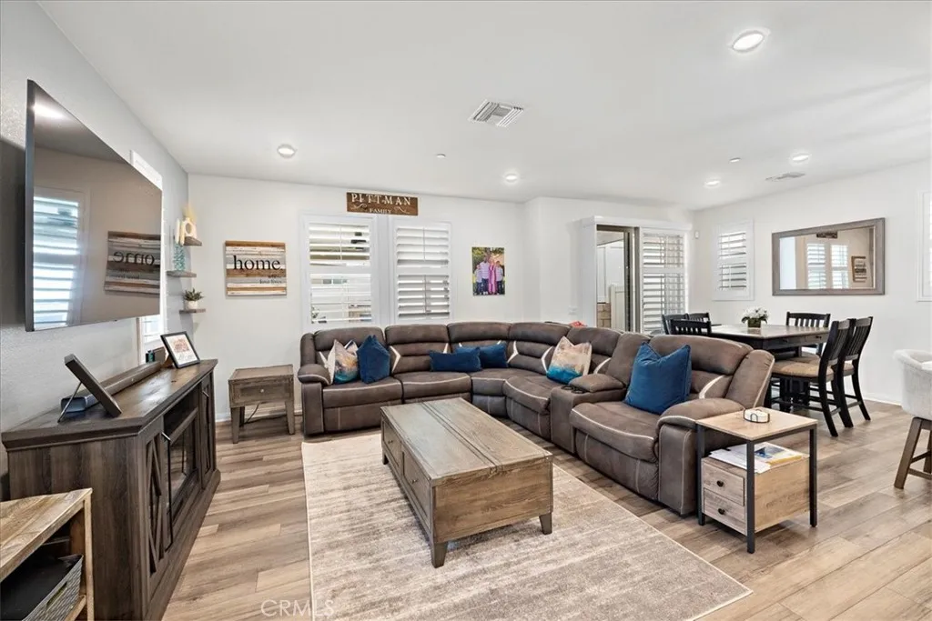 1647 Purple Heart, Upland, California 91784 home-pic-6