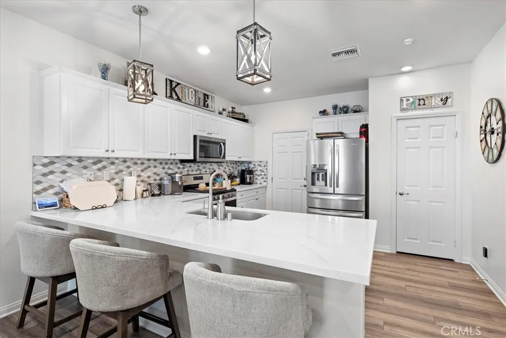1647 Purple Heart, Upland, California 91784 home-pic-10