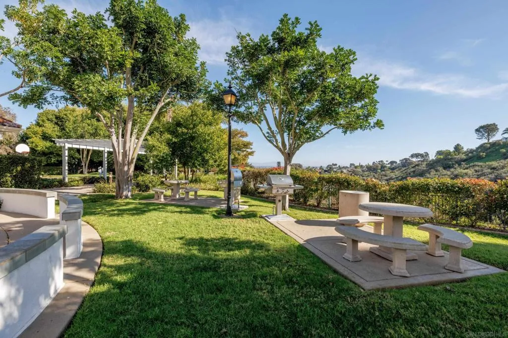6077 Firwood Row, San Diego, California 92037 home-pic-34