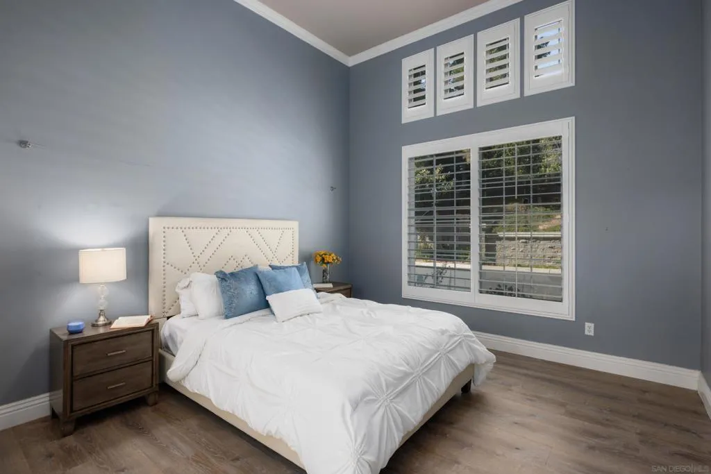 6077 Firwood Row, San Diego, California 92037 home-pic-23